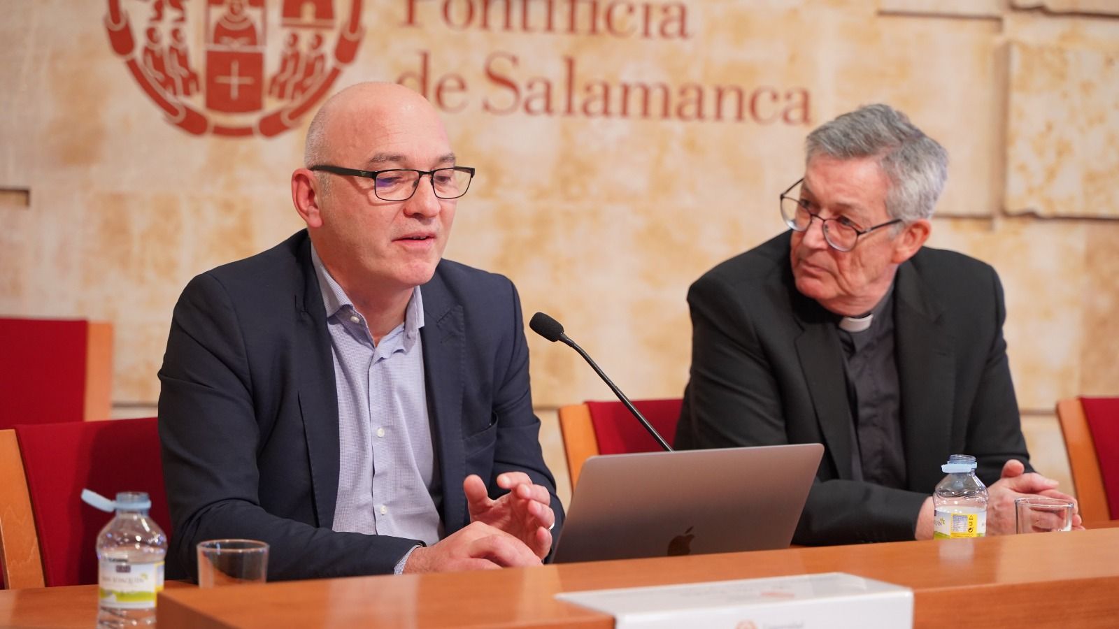 Congreso Com. Interna. Loic Roche.jpeg