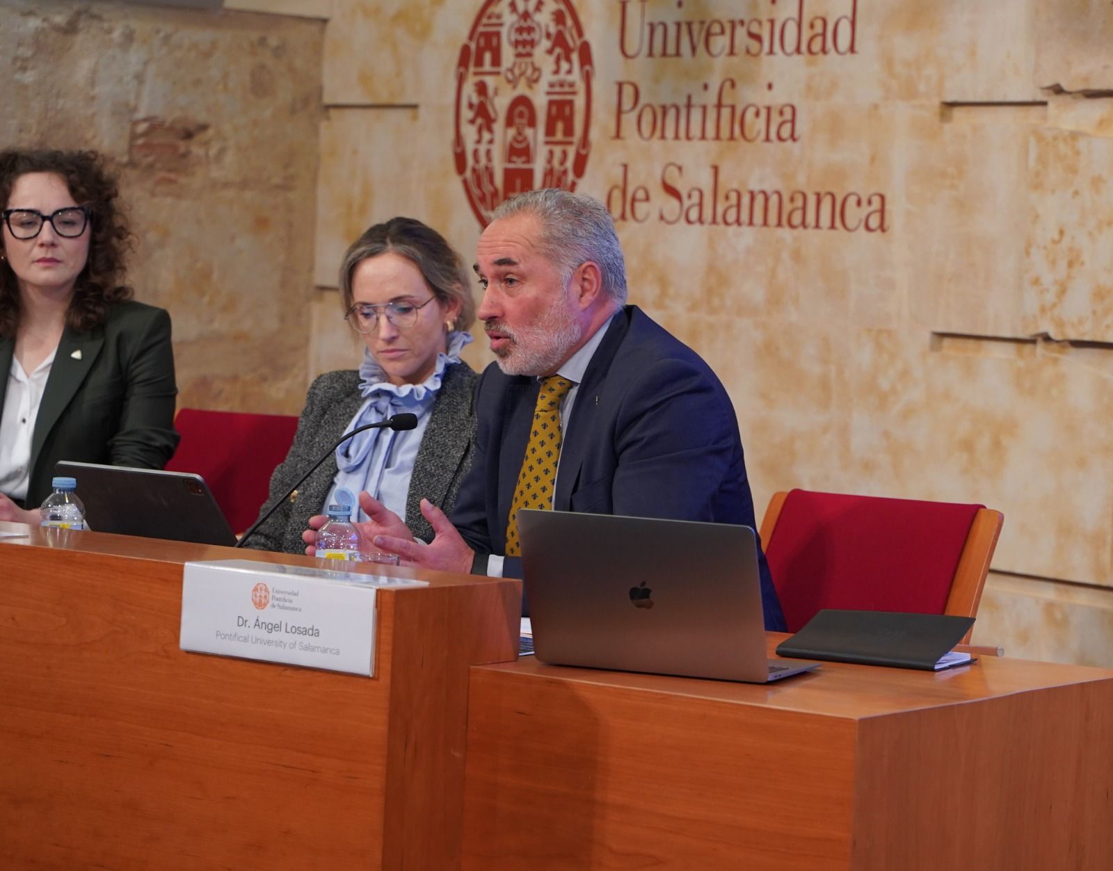 Congreso Com. Interna. Mesa redonda 2.jpeg