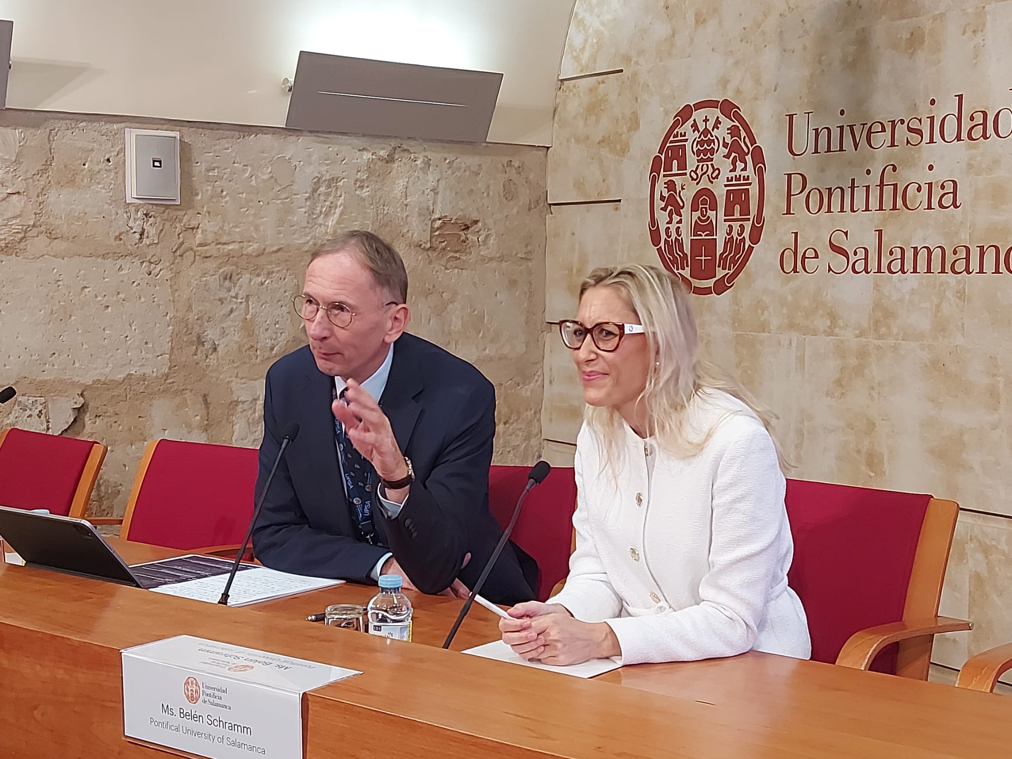 Congreso Com. Interna Robrecht.jpeg
