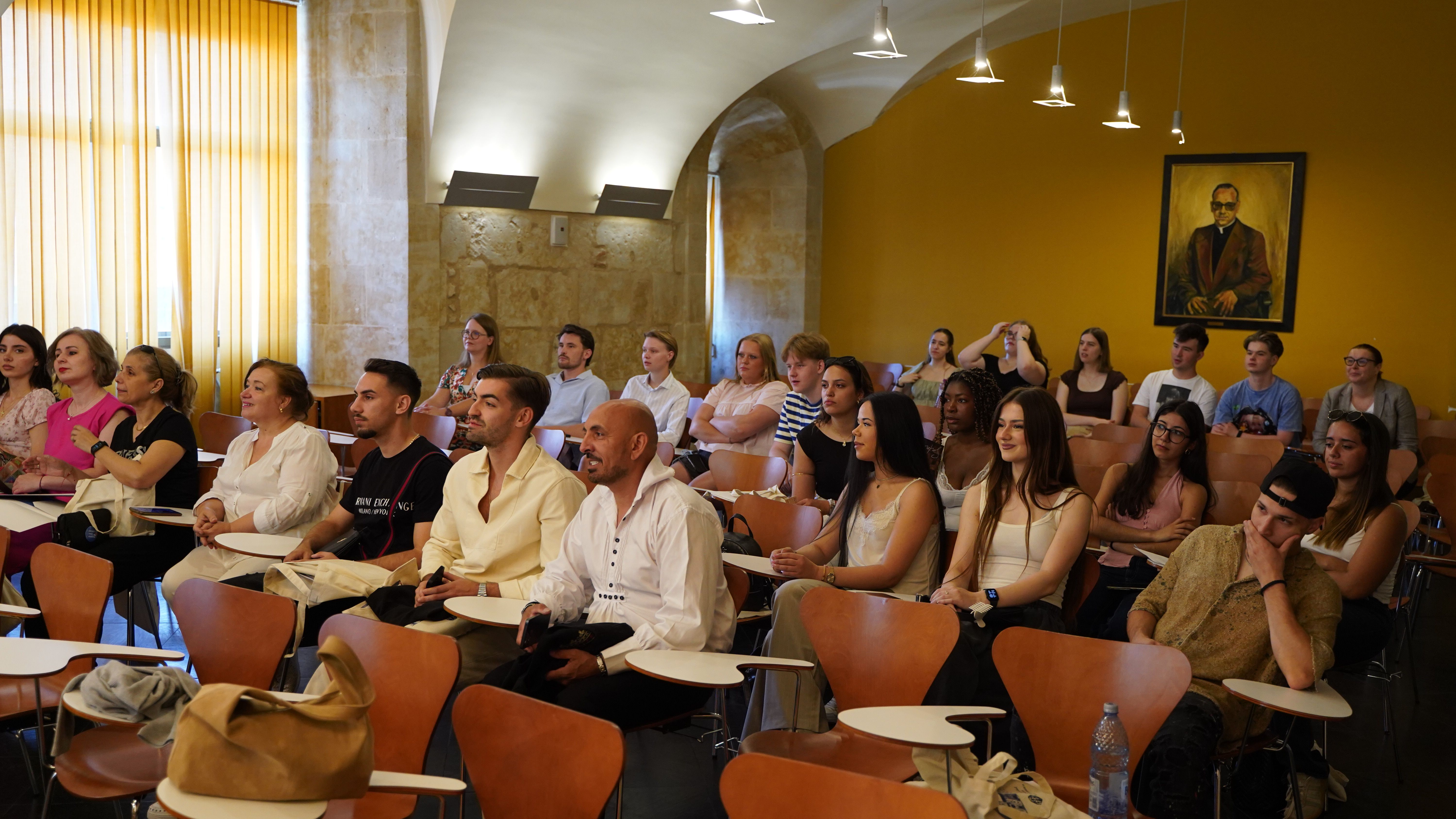 La Facultad de Comunicación reúne en Salamanca a estudiantes de seis países europeos para afrontar retos reales de marketing y comunicación empresarial