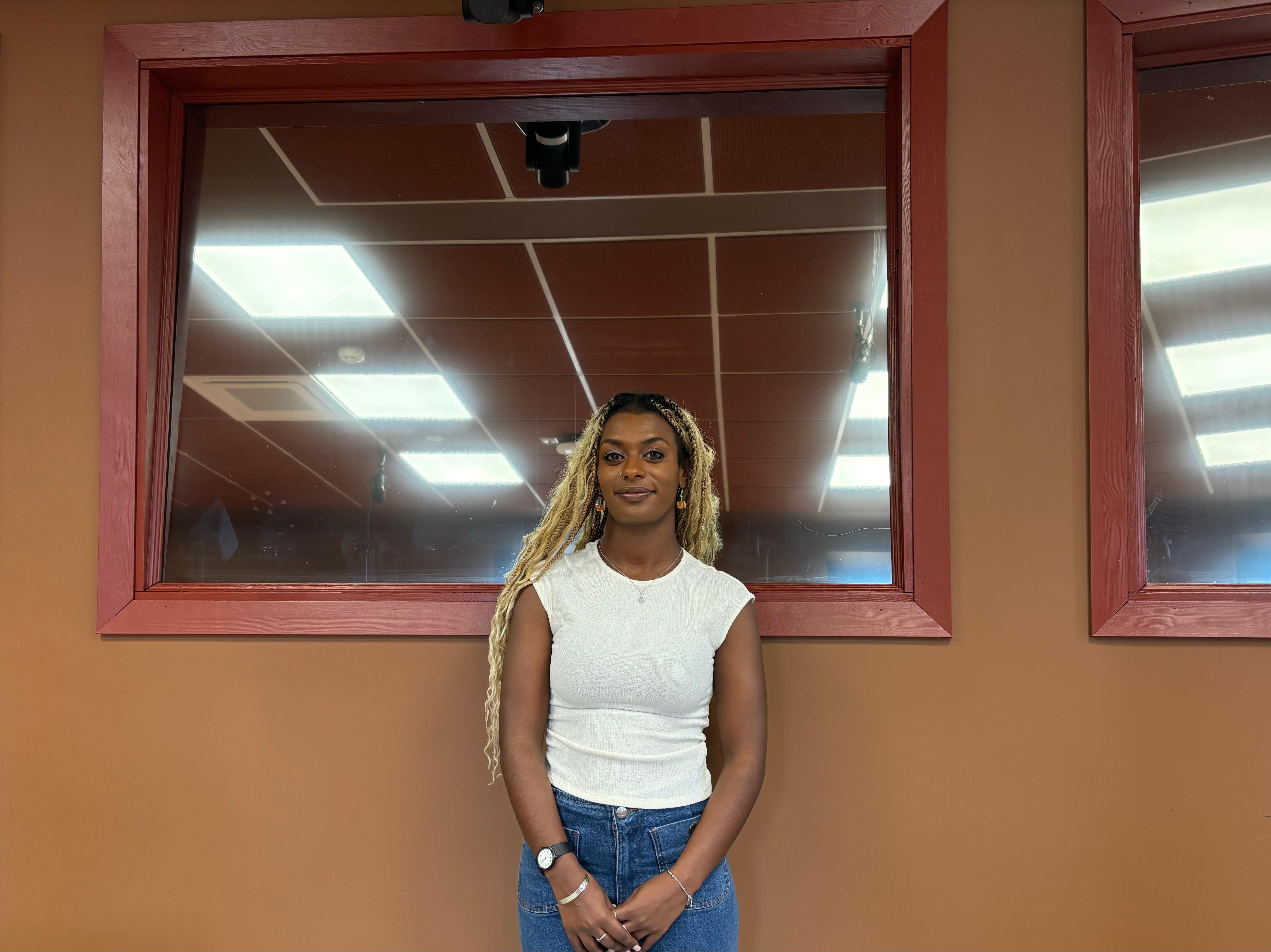 Gabriela Yordanos: “La Psicología es esa llamada a la pausa y a la observación del mundo que nos rodea”