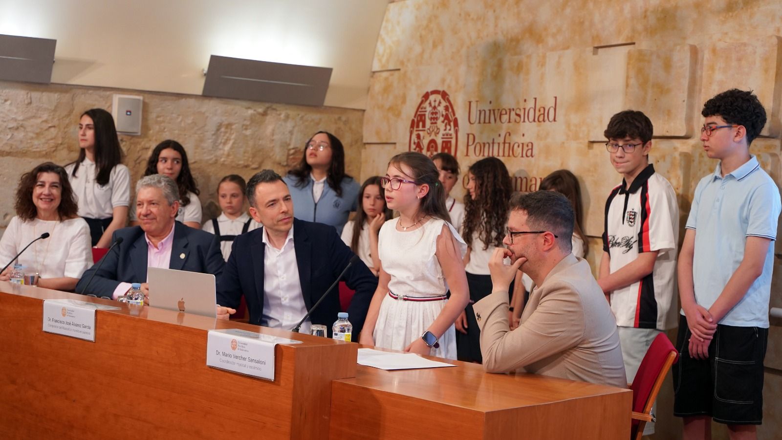 La UPSA celebra el 50 aniversario de su Facultad de Educación con el musical Un mundo en planetas